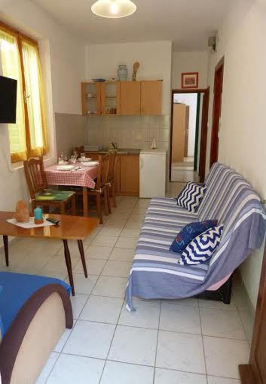 Holiday Home Villa Jadran - 10 M From Beach Preko Exterior photo